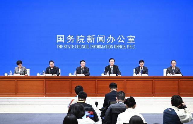 国新办举行新闻发布会 介绍深化养老服务改革发展有关举措