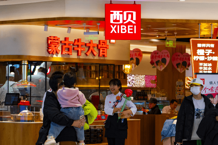 21元一个“冻馒头”罗永浩都嫌贵,于东来为什么会支持西贝?