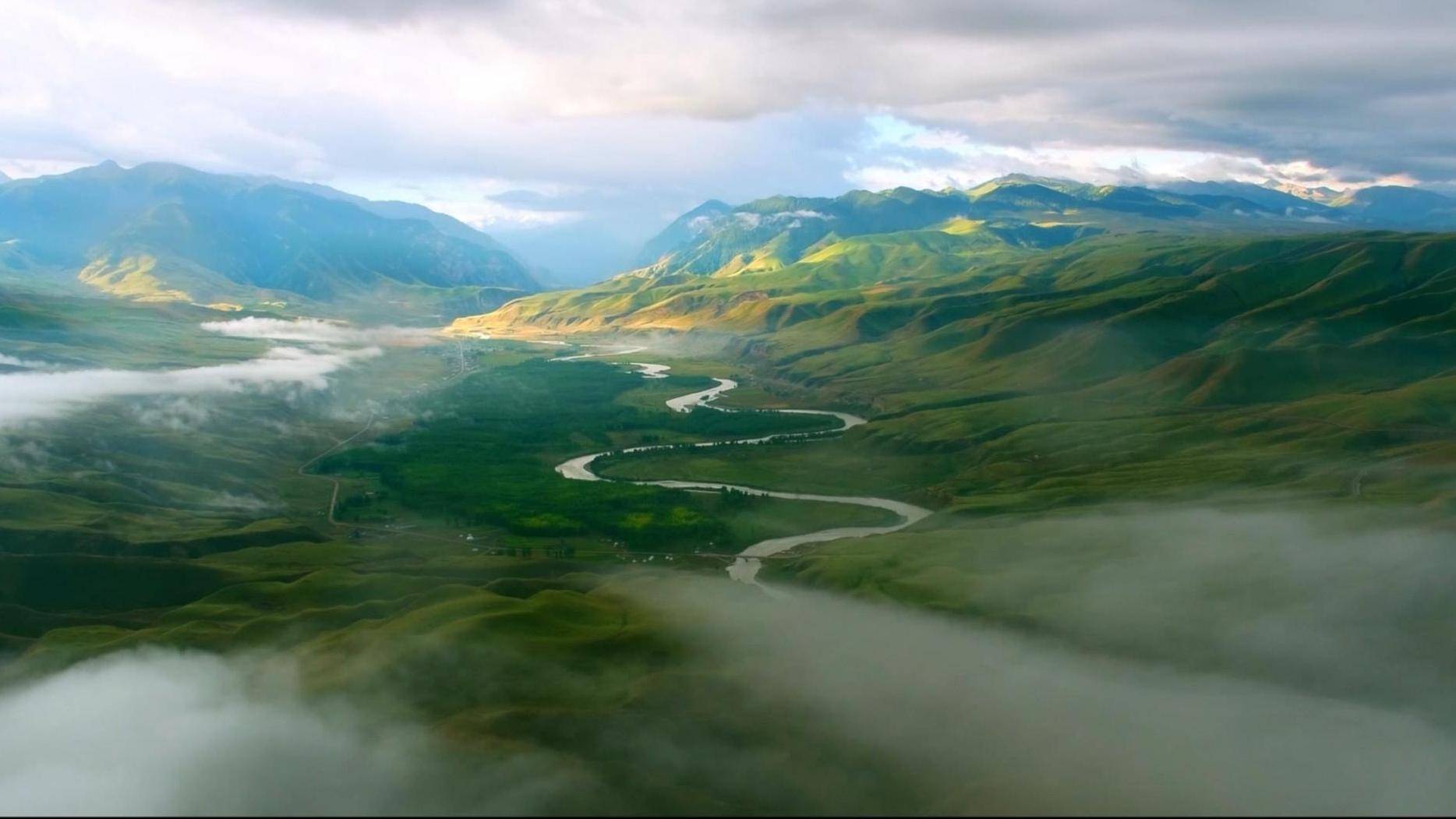 时政微视频丨瞰新疆