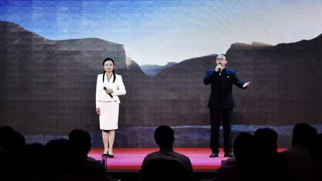 中原油田举办 “诗海扬帆·油韵长歌”音诗诵读会