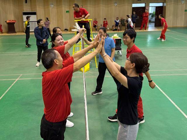 中原油田濮东采油厂举办2025年“安康杯”职工毽球比赛