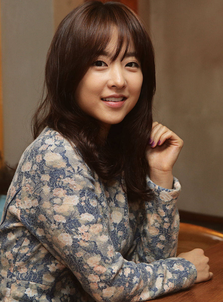 朴宝英"丝袜禁令"事件：明星红毯背后的品牌霸权与女性符号化之争