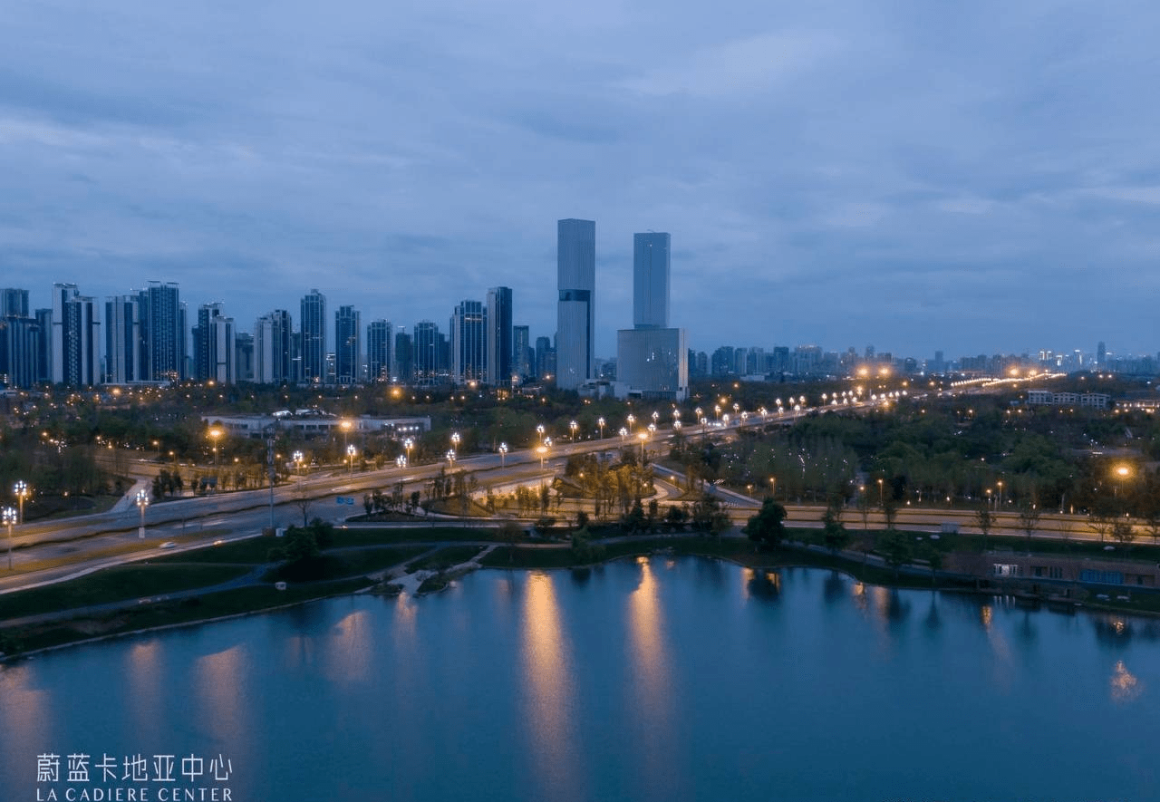 成都「蔚蓝卡地亚天际」售房部电话 | 楼盘测评 | 房价实时动态 | 12月最新消息